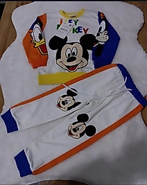 Mickey Mouse baskılı takım